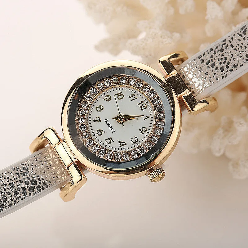 Fashion Casual Long Leather Strap watches Women Popular Jewelry Ethnic Style Surround the Wrist Quartz Watch Clock 8 Colors