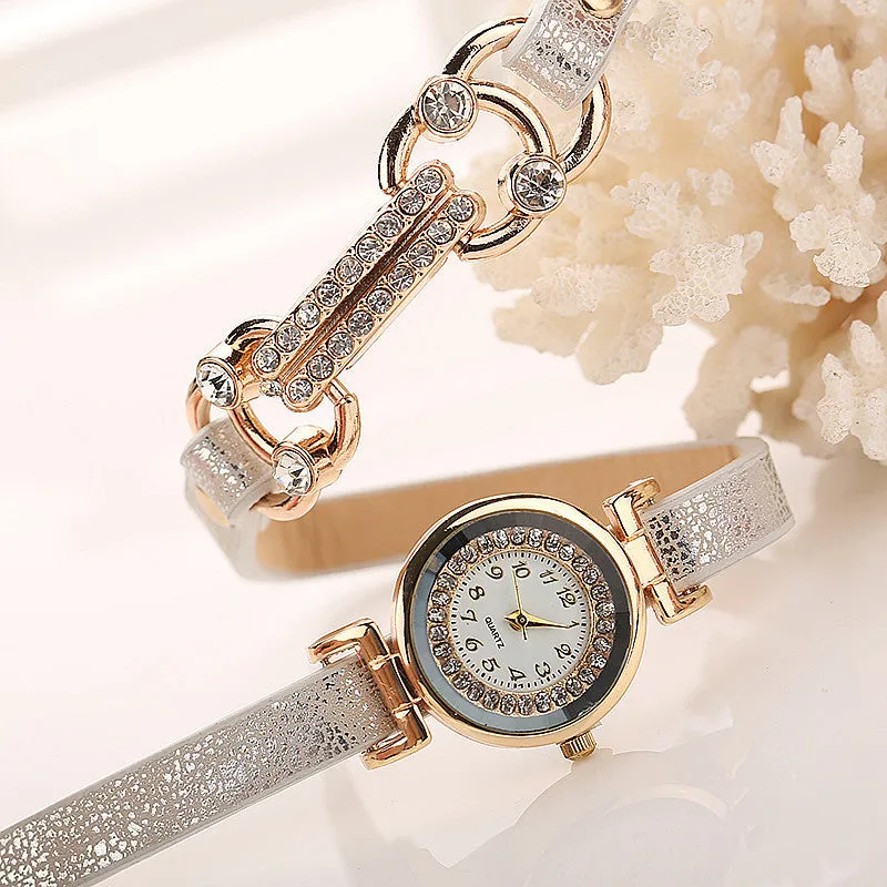 Fashion Casual Long Leather Strap watches Women Popular Jewelry Ethnic Style Surround the Wrist Quartz Watch Clock 8 Colors