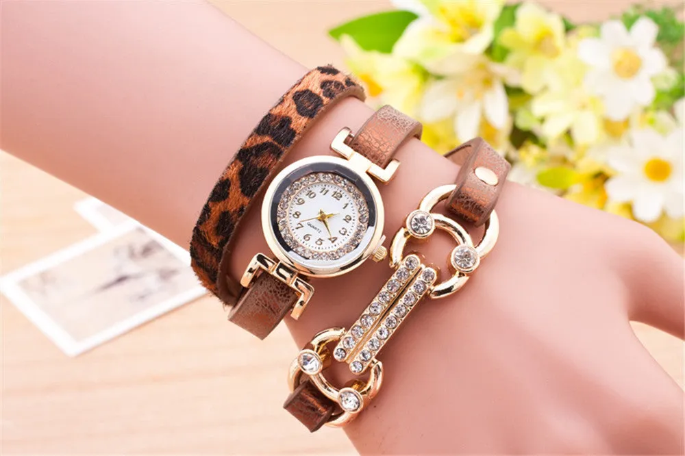 Fashion Casual Long Leather Strap watches Women Popular Jewelry Ethnic Style Surround the Wrist Quartz Watch Clock 8 Colors