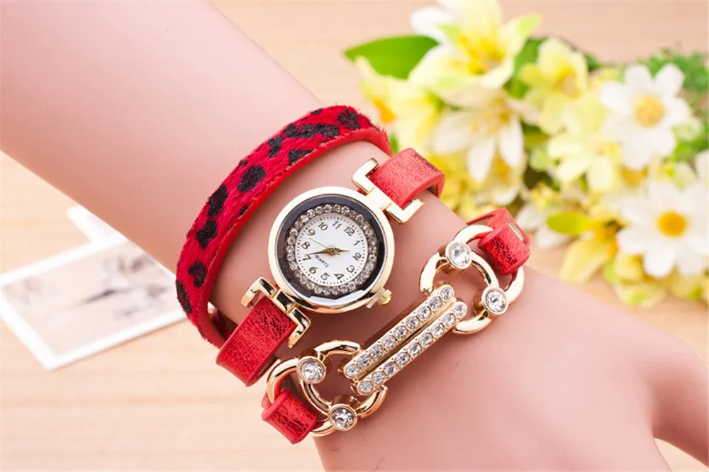 Fashion Casual Long Leather Strap watches Women Popular Jewelry Ethnic Style Surround the Wrist Quartz Watch Clock 8 Colors