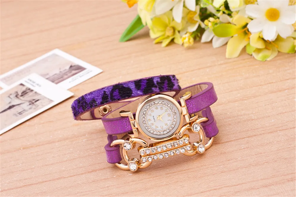 Fashion Casual Long Leather Strap watches Women Popular Jewelry Ethnic Style Surround the Wrist Quartz Watch Clock 8 Colors