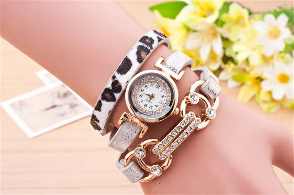 Fashion Casual Long Leather Strap watches Women Popular Jewelry Ethnic Style Surround the Wrist Quartz Watch Clock 8 Colors